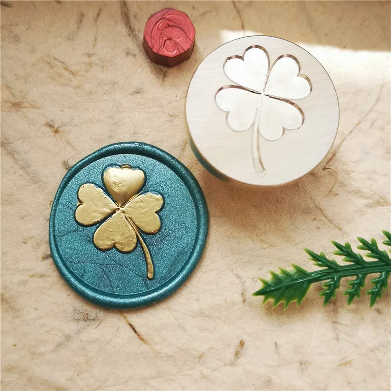 Четырехлистного клевера набор восковых печатей с узором из четырехлистного