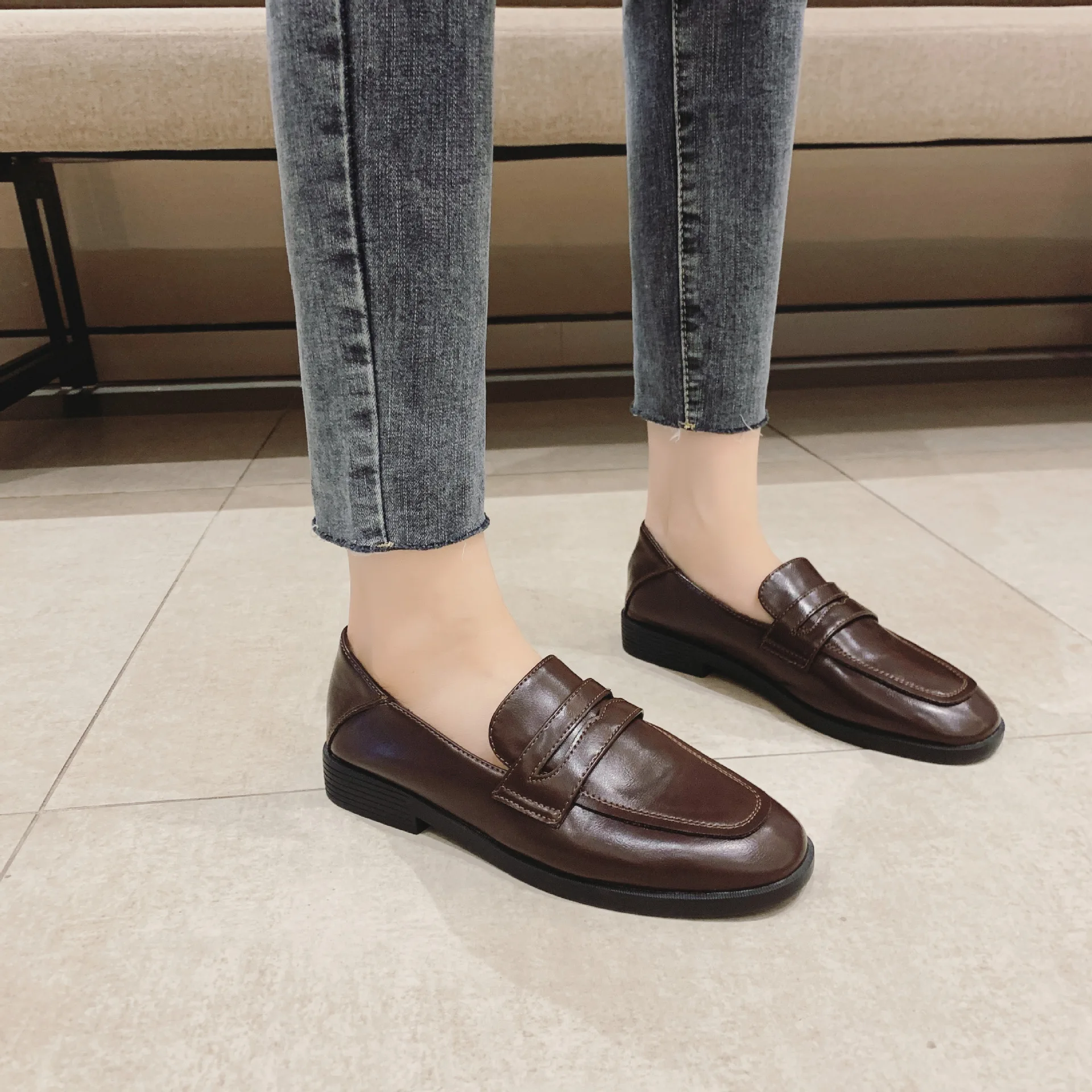 Маленькие кожаные туфли в британском стиле женская кожаная обувь на не