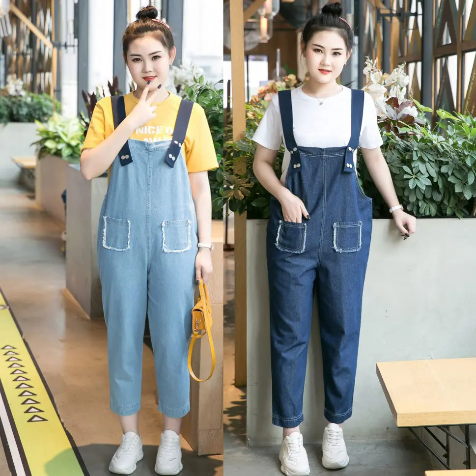 Комбинезон джинсовый женский оверсайз с карманами модные облегающие брюки