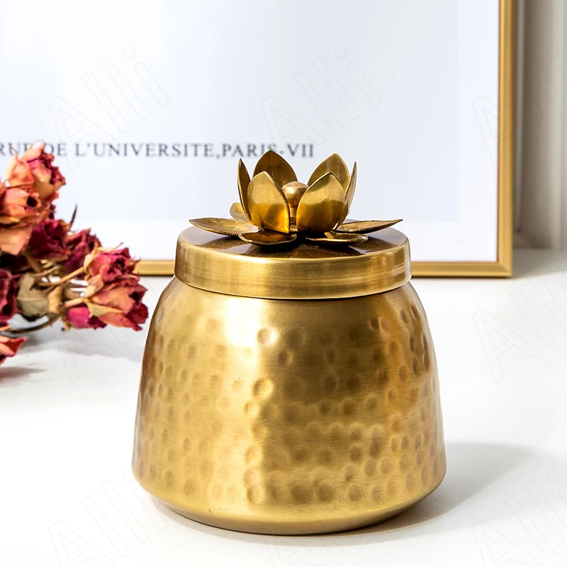 

European Brass Storage Jar Living Room TV Cabinet Lotus Cover Candy Jars Palace Relief Grain Dispenser Home Decoration Ornaments