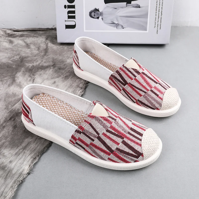 

Red Retro Old Beijing Canvas Flats Loafers Women Comfort Breathable Womens Fisherman Shoes Slip-on Light Ladies Driving Shoes