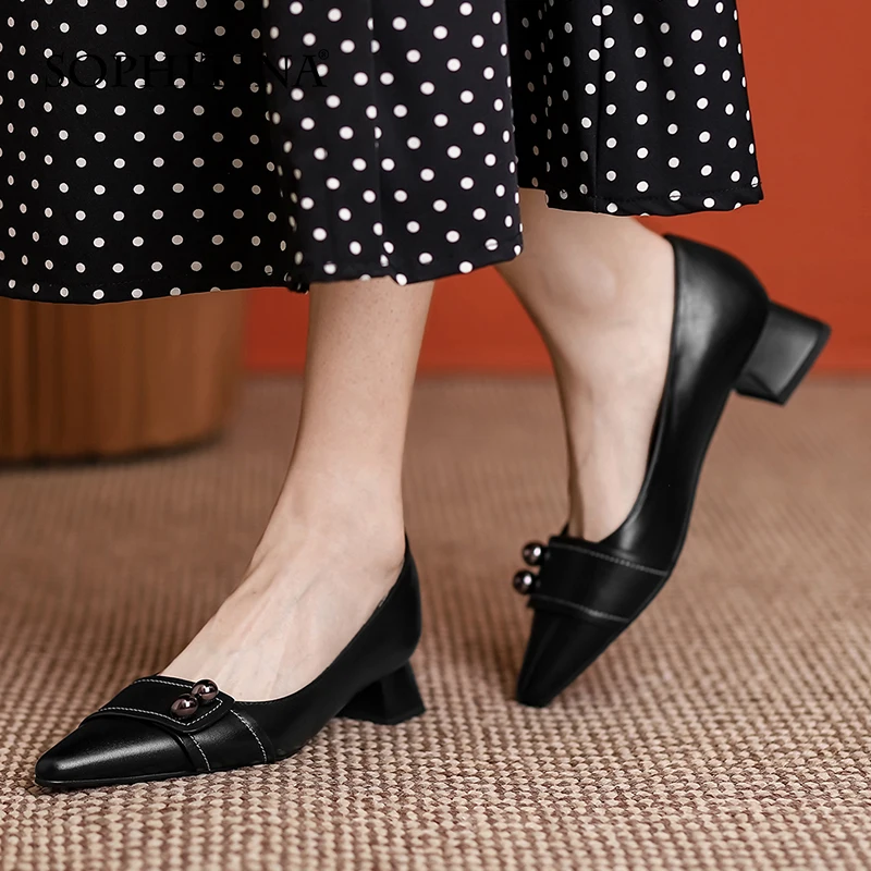 

Женские туфли на толстом каблуке SOPHITINA, заостренный носок, металлическое украшение, повседневные носимые, Ретро стиль, AO277