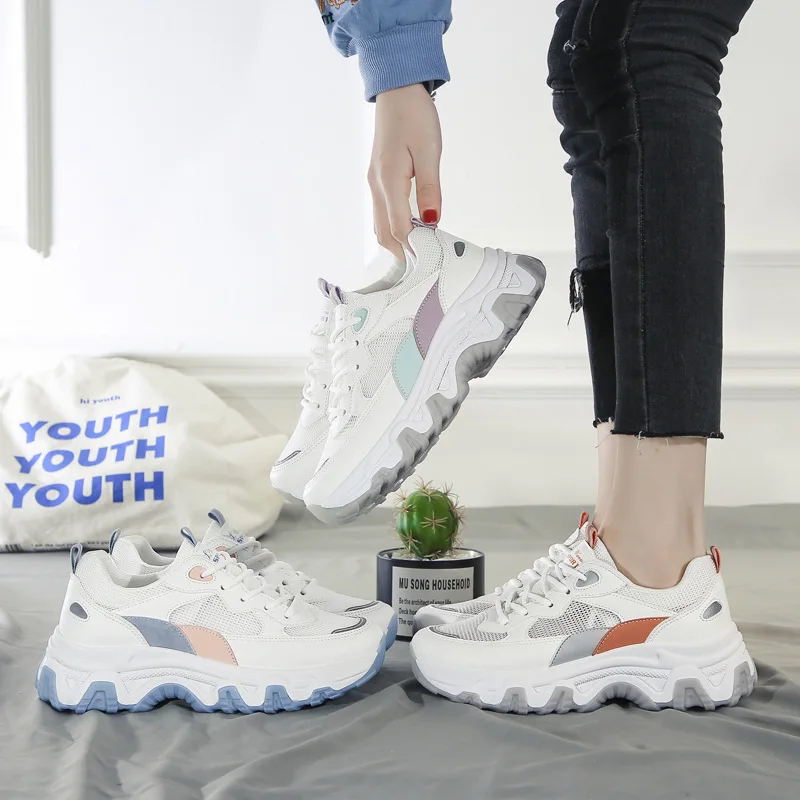 Женские кроссовки на шнуровке белые или розовые для бега спортивная обувь