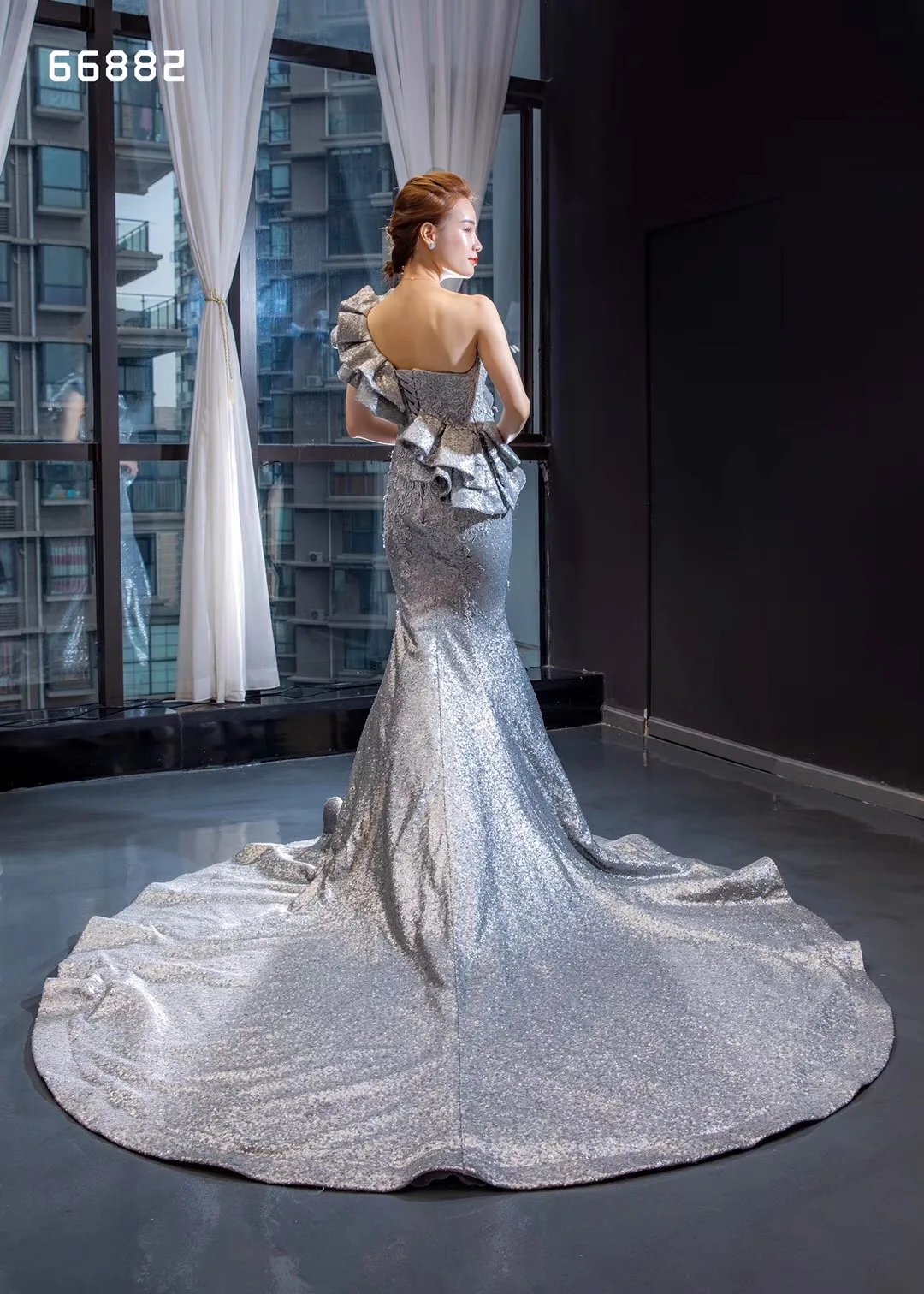 Размера плюс индивидуальный заказ оборками Топ серебристо-серый блестками