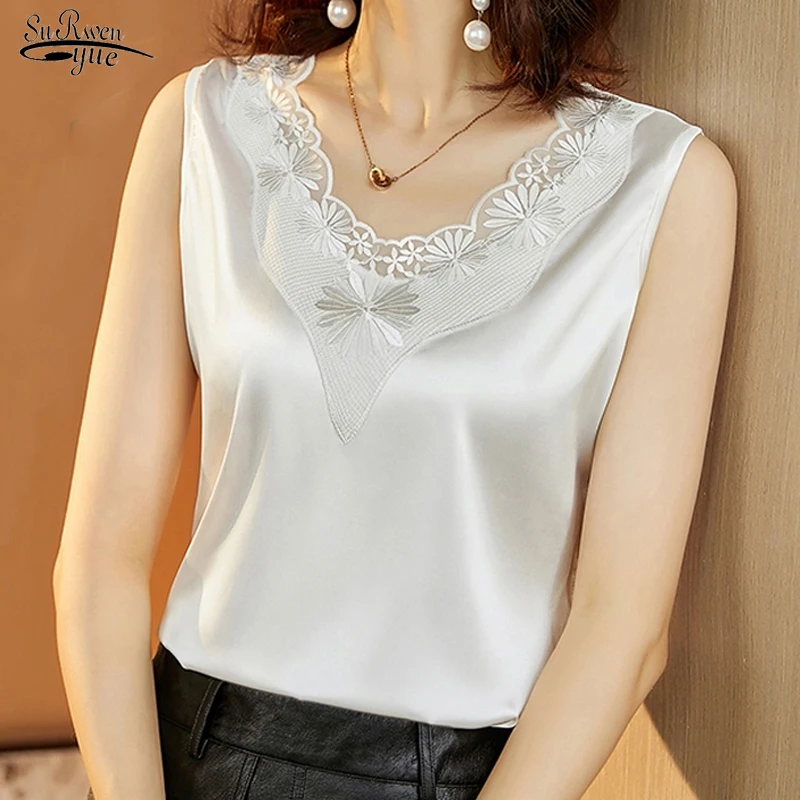 

Embroidery Lace Sleeveless V-neck Women Blouse Plus Size Satin Solid Loose Blouses Fashion Tops Base Female Shirts Blusas 13737