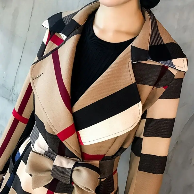 

Ladies plaid coat, new slim long-sleeved V-neck high-quality, dignified and fashionable mid-length trench coat for the spring an