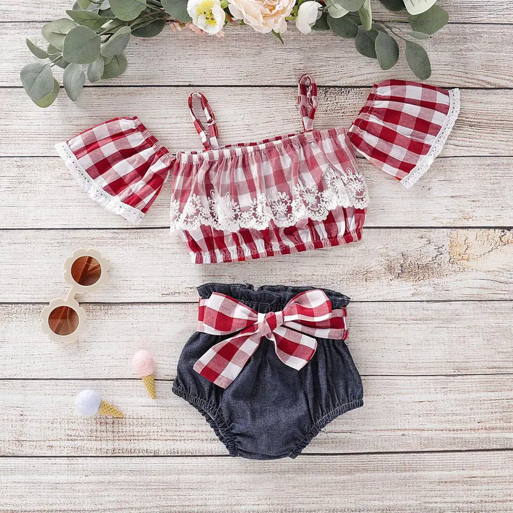 Летний комплект одежды для маленьких девочек Красный Клетчатый кружевной топ на