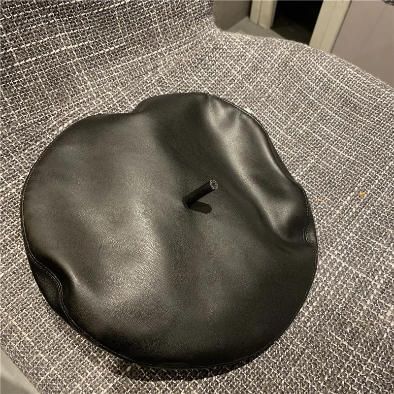 

Black PU Leather Beret Female British Retro D Letter Autumn/winter Bud Hat Japanese Niche Temperament Painter Hat