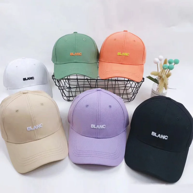 Кепка Женская бейсбольная яркой расцветки дизайнерская шапка с вышивкой в стиле