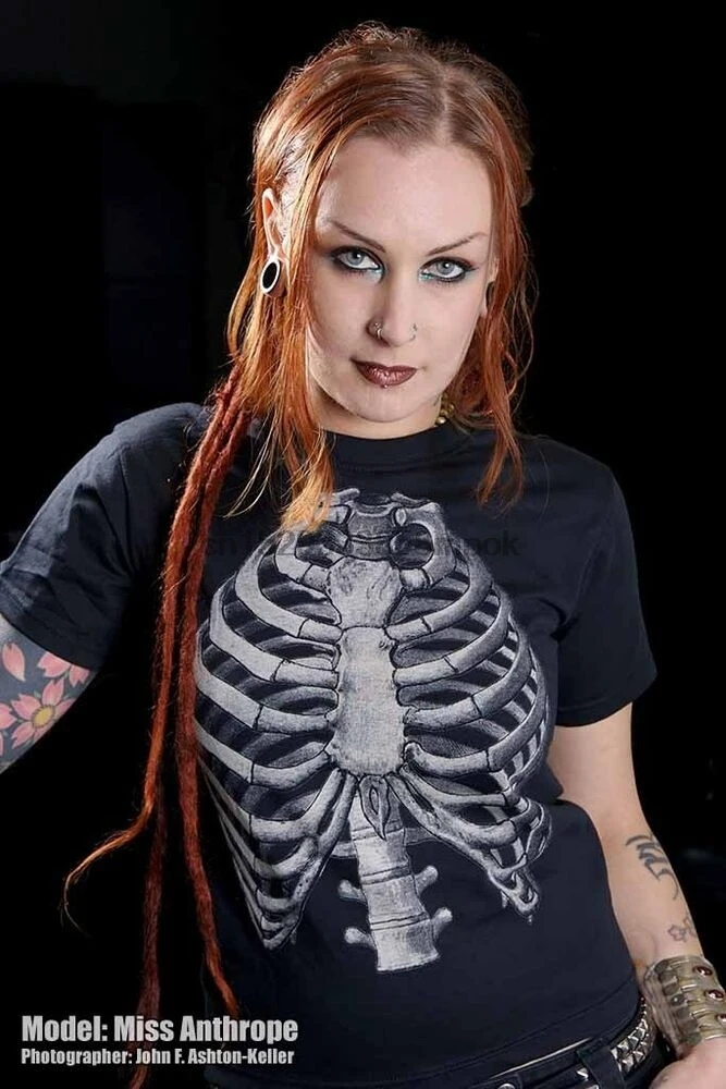 Рубашка с грудной клеткой Готический человеческий скелет череп кости ужас |