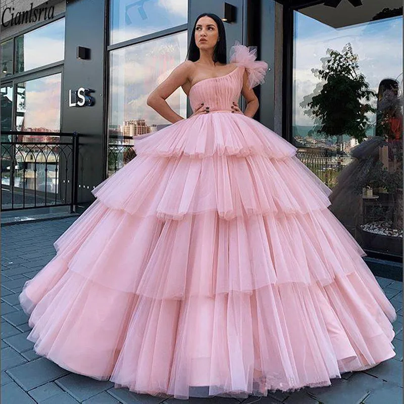 

Light Pink Ball Gown Quinceanera Dresses One Shoulder Puffy Tiered Tutu Skirts Formal Prom Dresses Girls Sweet 16 Party Dress