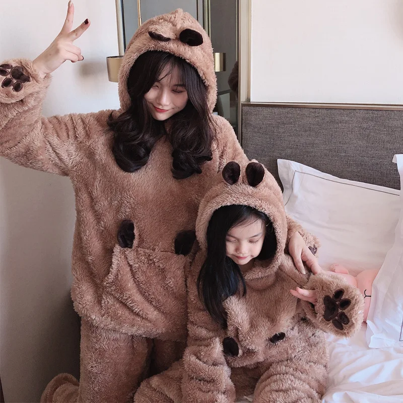 Бархатная Пижама для мамы и дочки кораллового цвета зимние Утепленные