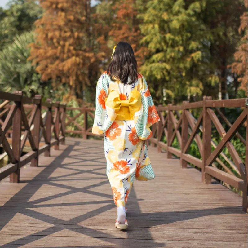 Women's Yukata Traditional Japan Kimono Robe Photography Dress Cosplay Costume yellow Color flower Prints Vintage Clothing