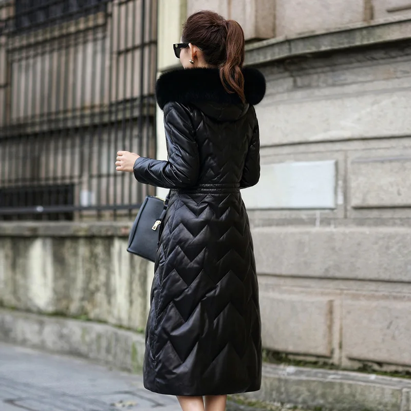 

Женский пуховик из натуральной овечьей кожи, с капюшоном