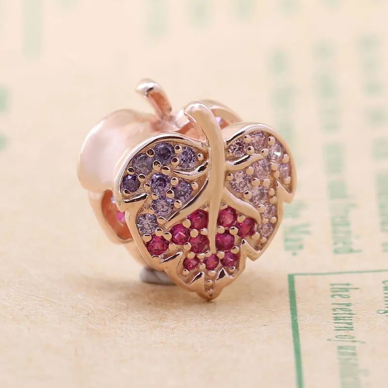 

Ювелирное изделие из серебра 100% пробы, с бусинами