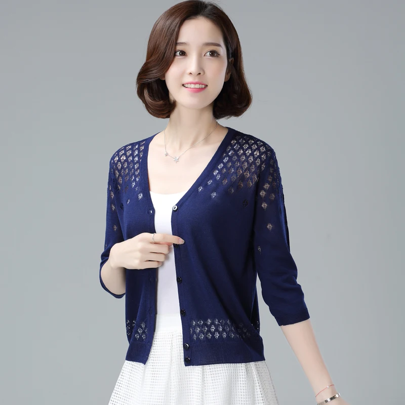 Женский вязаный кардиган однотонный тонкий короткий из вискозы с рукавом три