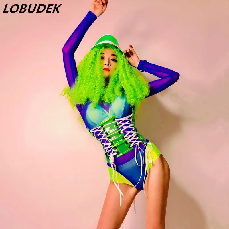 

Новый женский костюм для сцены в ночном клубе