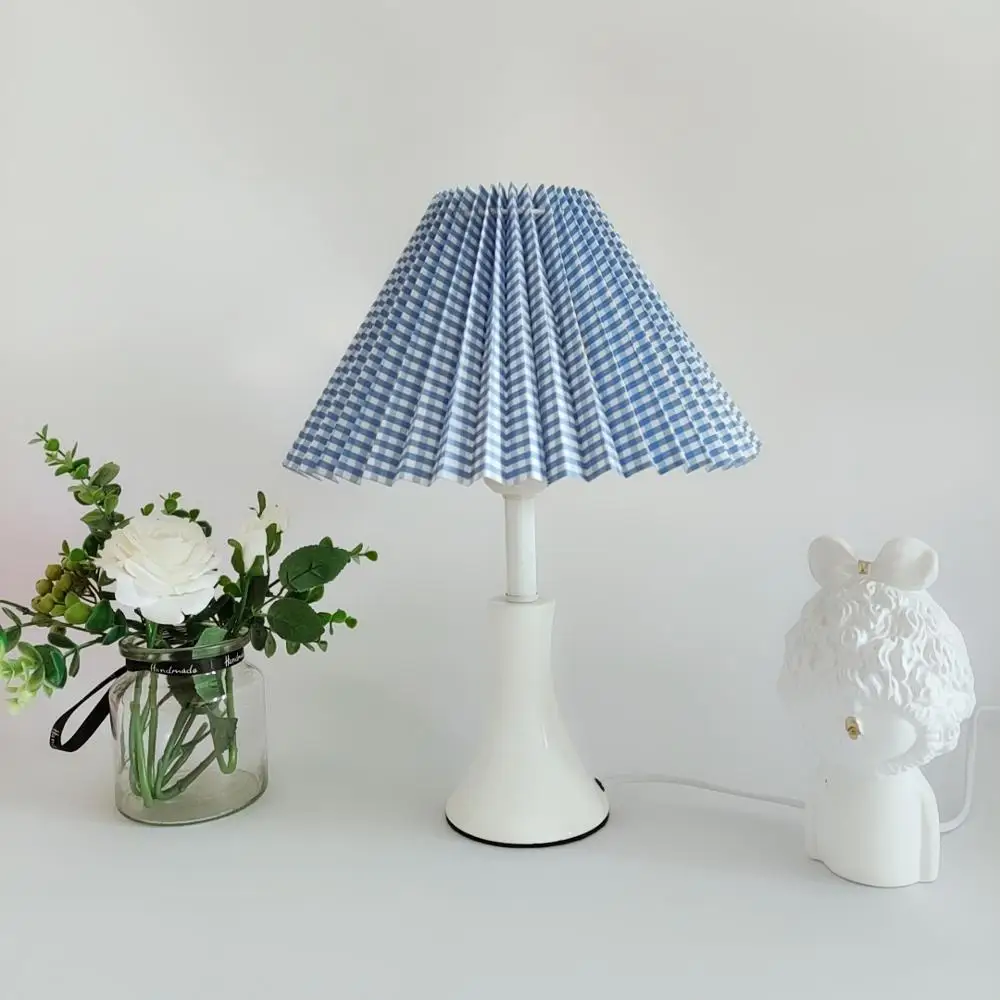 

Xianfan новый корейский творческий простой и для свежести тканей композитной ПВХ абажур настольной лампы спальня настольная лампа общежитие у...