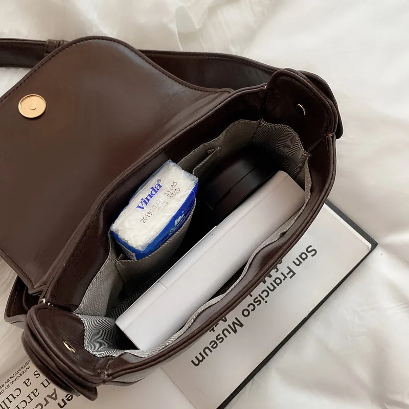 

Trend Moon Bag for Women's Classic Texture PU Wide Shoulder Strap Flap Bag Lady Travel All-match Leather Small Handbags Sac 2020