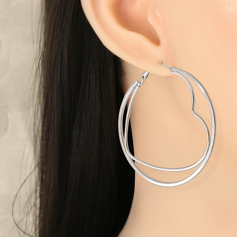 

Trendy Big Cc Earrings Silver Plated New Wholesale Wedding Jewelry Luxury Heart Hoop Ear Ring For Women 2021 Za Punk