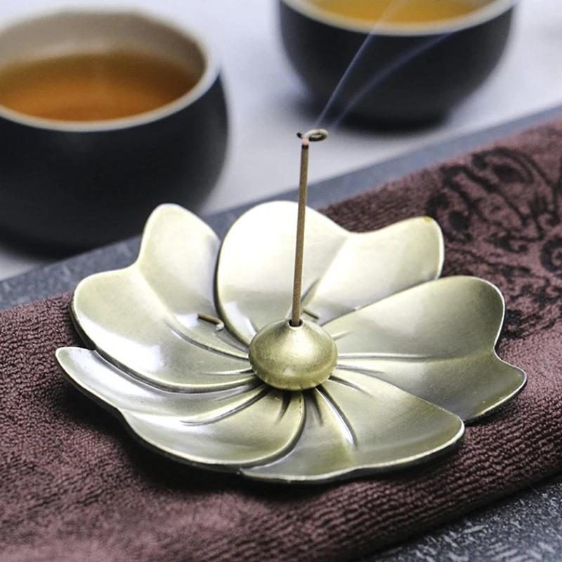 

1PC Flower Shape Home Incense Holder Metal Lotus Backflow Incense Burner Alloy Fragrance Furnace Plate Stand Perfume