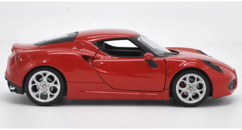 Изысканный 1:24 ALFA Romeo 4C спортивный автомобиль сплав модель, моделирование литой металл коллекция и Подарочная модель украшения