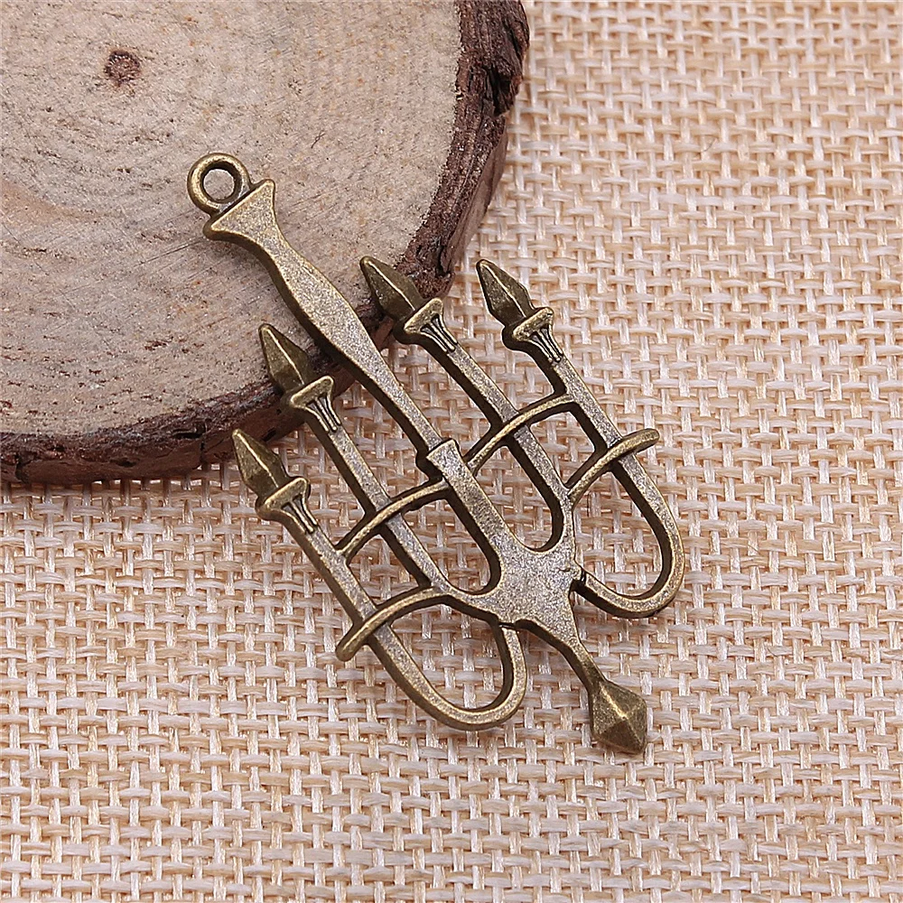 WYSIWYG 2 шт. Висячие подсвечники Подвески Старинные серебристого цвета средневекового обаяния размером 50x27 мм.