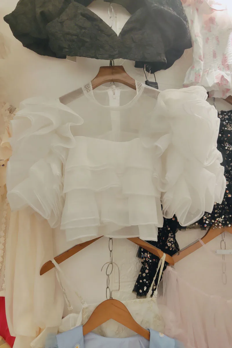 

Retro Court Style Round Neck Ruffled Mesh Stitching Puff Sleeve Shirt Women's Layers of Mesh White High Waist Short Blouse
