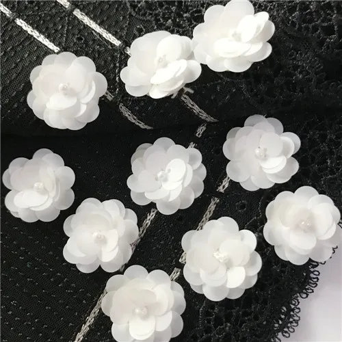WHITE COLOR 10 PIECE AHYONNIEX 10 шт./лот маленькие блестки цветы нашивки с бисером нашивки пришить Бисероплетение аппликация Одежда DIY серьги обувь сумки нашивки - Цвет: WHITE COLOR 10 PIECE