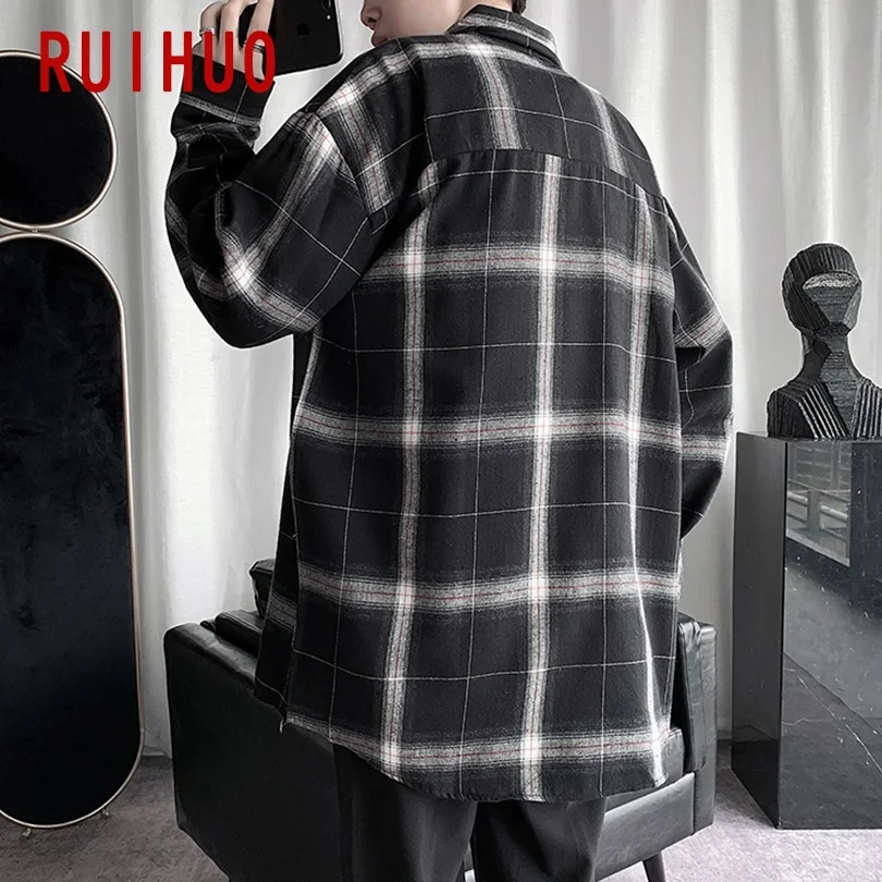 Рубашка RUIHUO Мужская в клетку модная повседневная приталенная с длинным рукавом