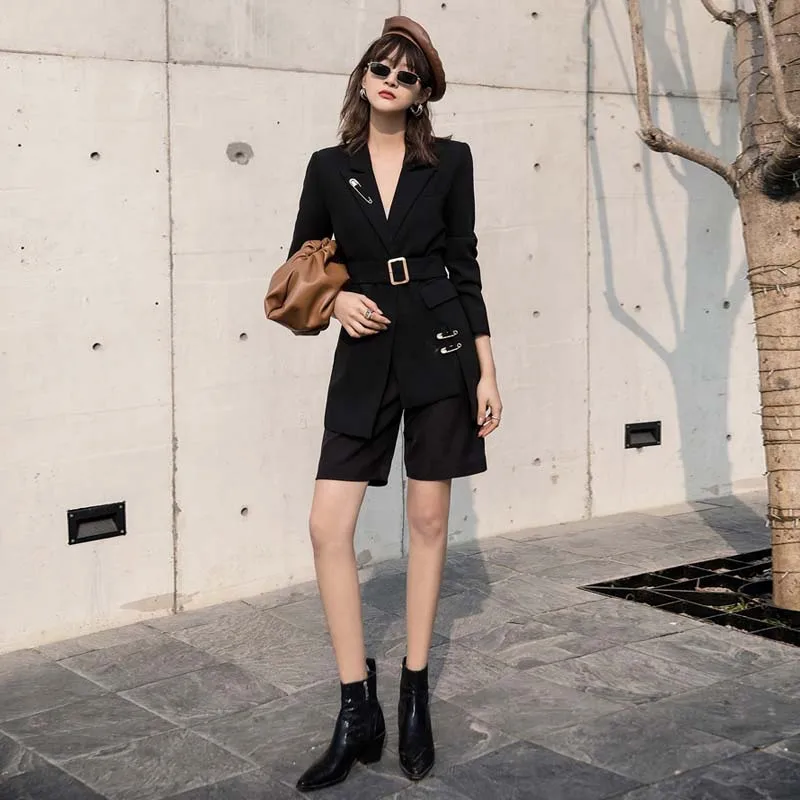 

2020, High street, 9O174