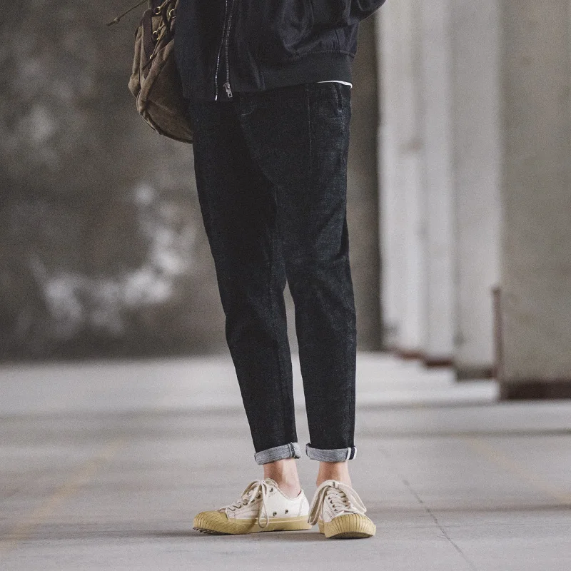 Мужские зауженные джинсы черные стрейч с отворотами |