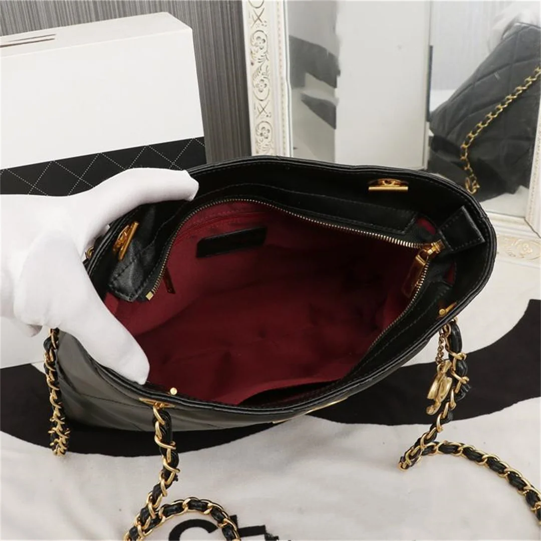 

Ladies Leisure And Practical Chain Tote Bag Female New Trendy Fashion One-shoulder Big Leather Female Cool Commuter Messenger