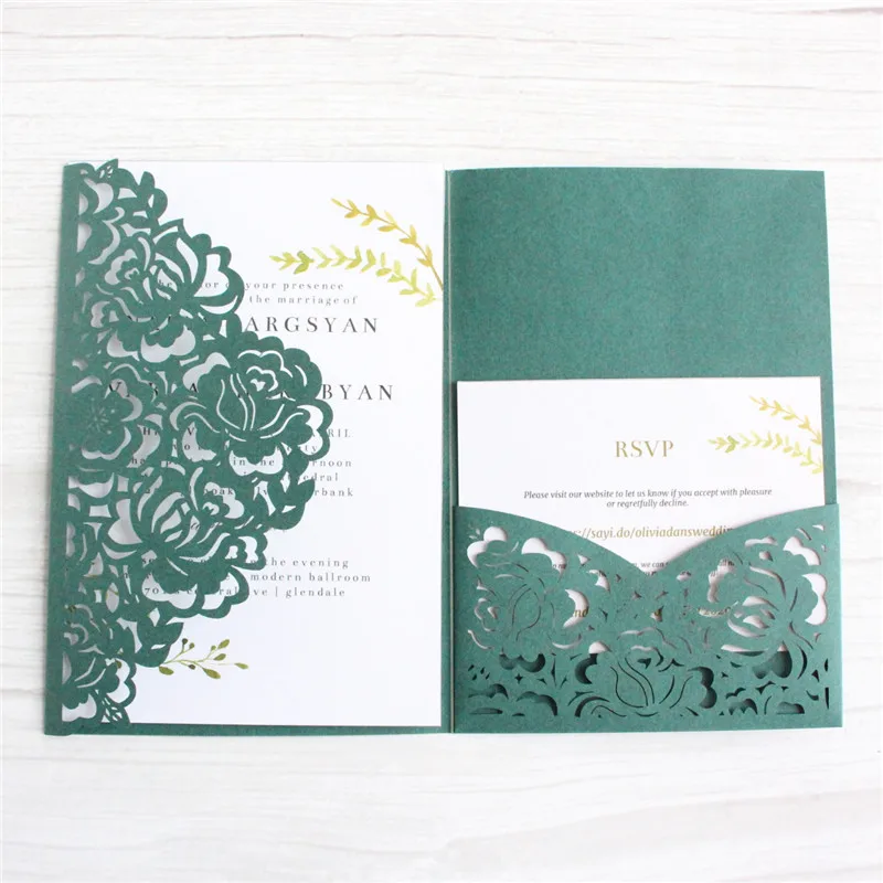 Темно зеленые розы свадебные приглашения трехскладной карман