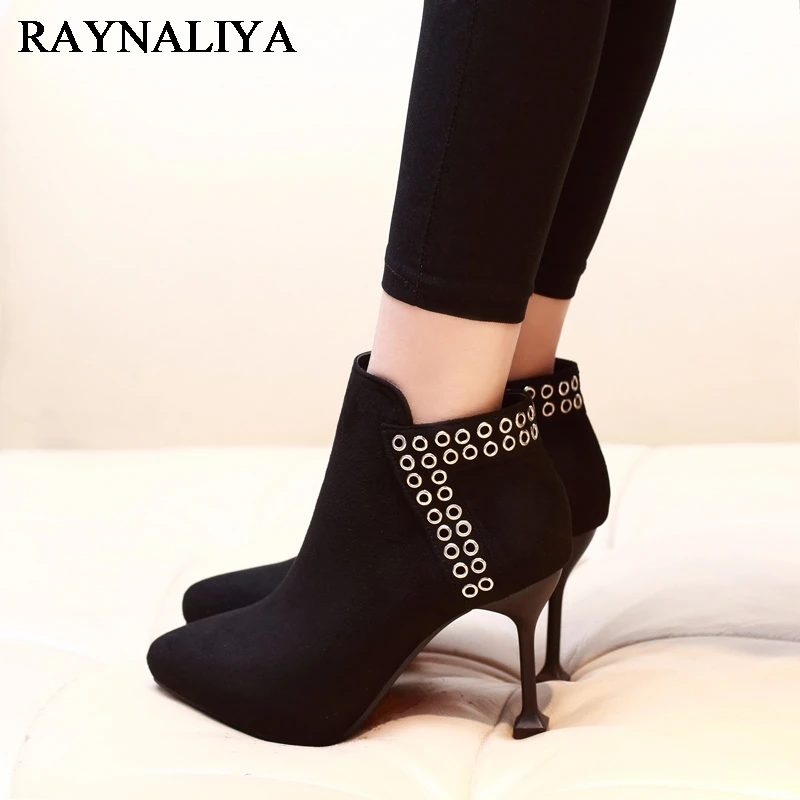 

Women's Shoes