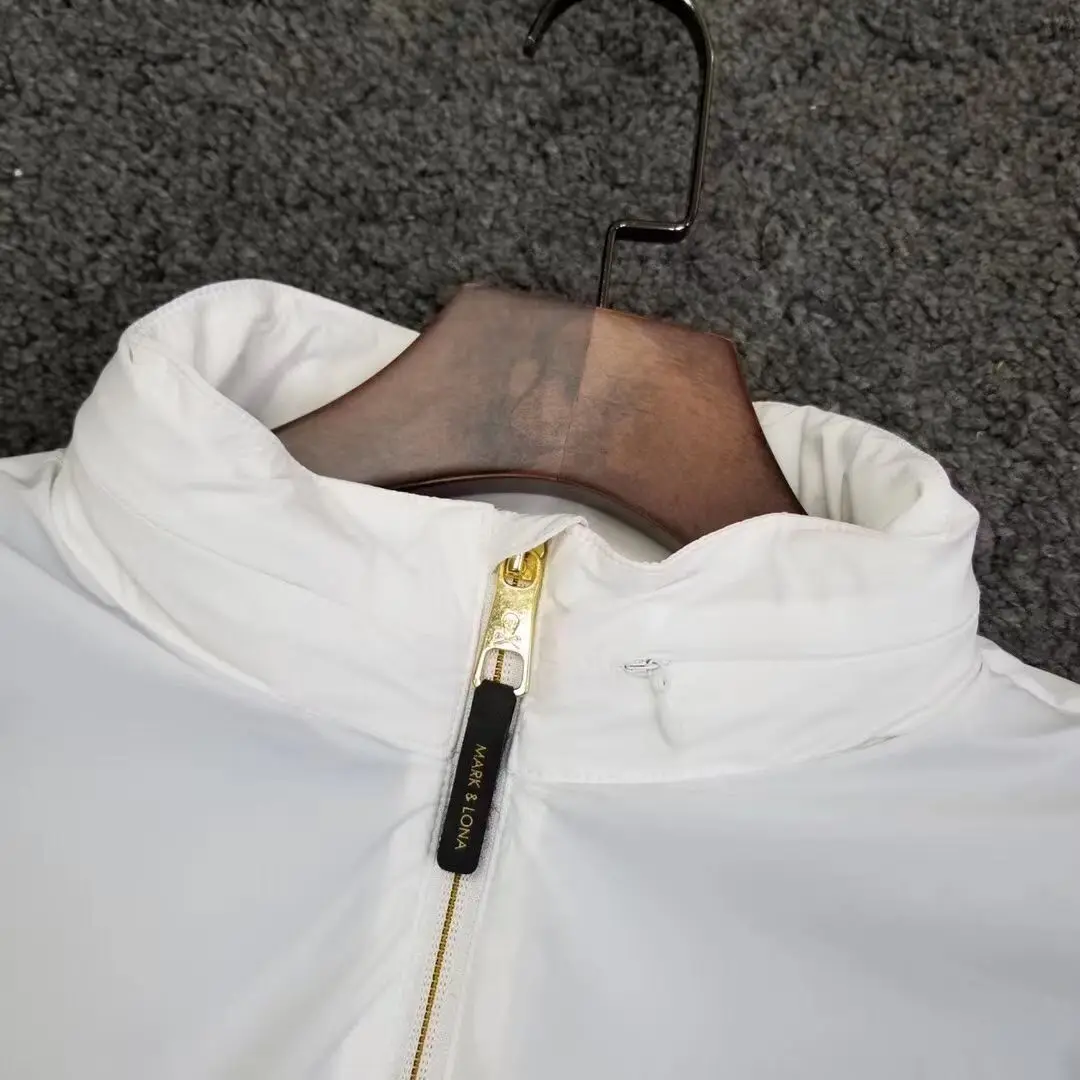 

Women's Golf Thin Windbreaker Jacket With Hidden One-Piece Cap