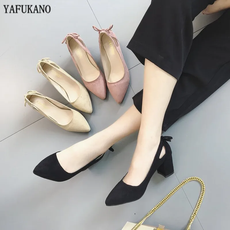 Женские туфли с закрытым носком черные замшевые на высоком толстом каблуке