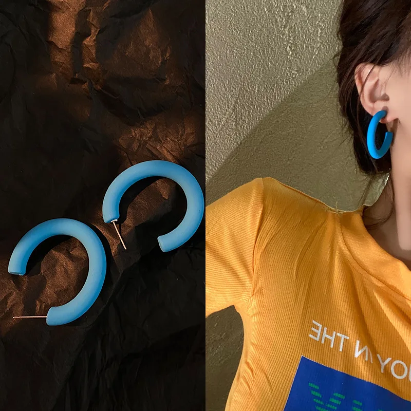 

Color Earrings Circle C-shaped Rubber Candy Color Temperament High-end Earrings Niche Design Sense Of Atmosphere Earrings