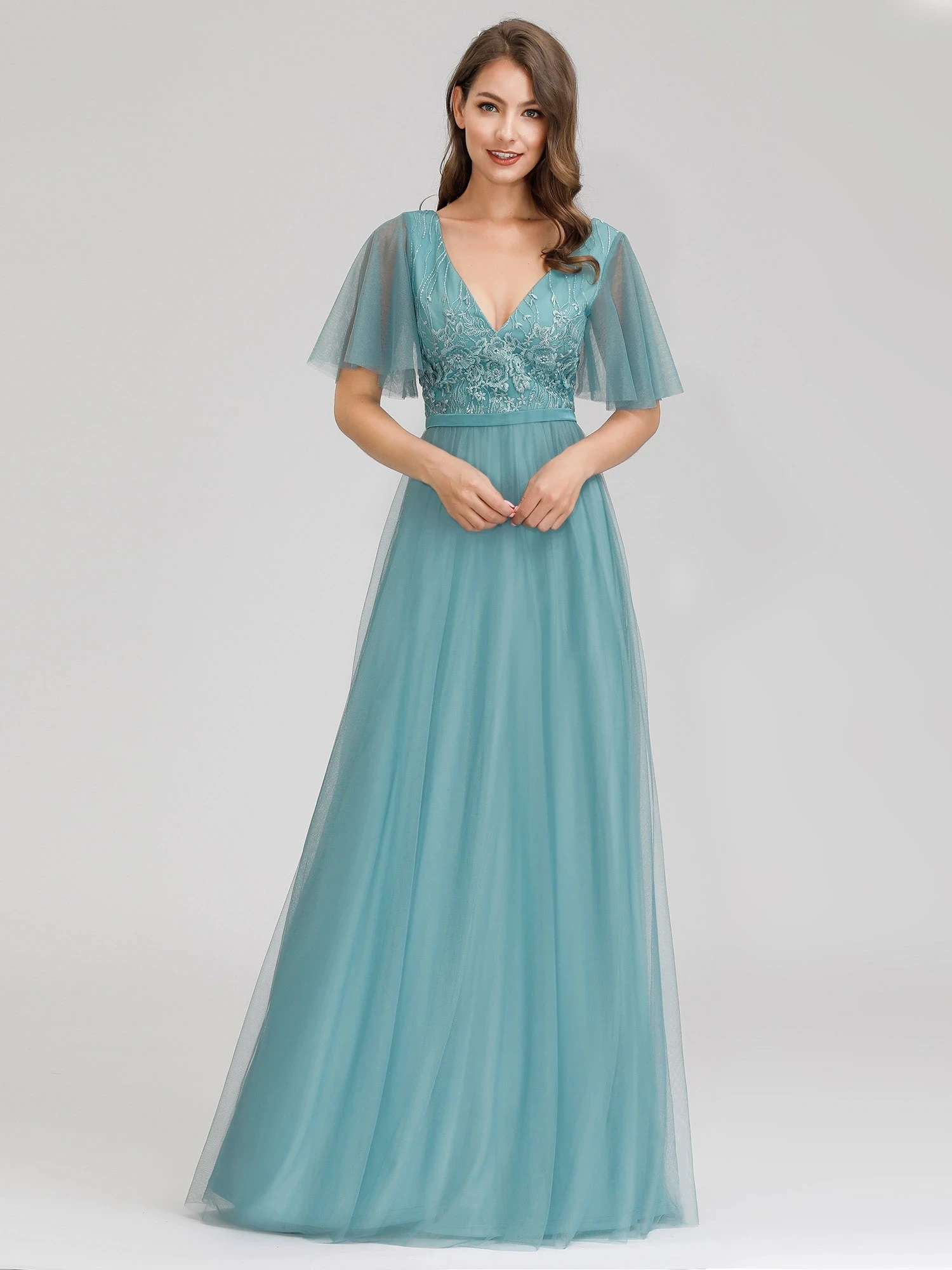 

Wholesale Romantic Deep V-Neck Embroidery Tulle Bridesmaid Dresses