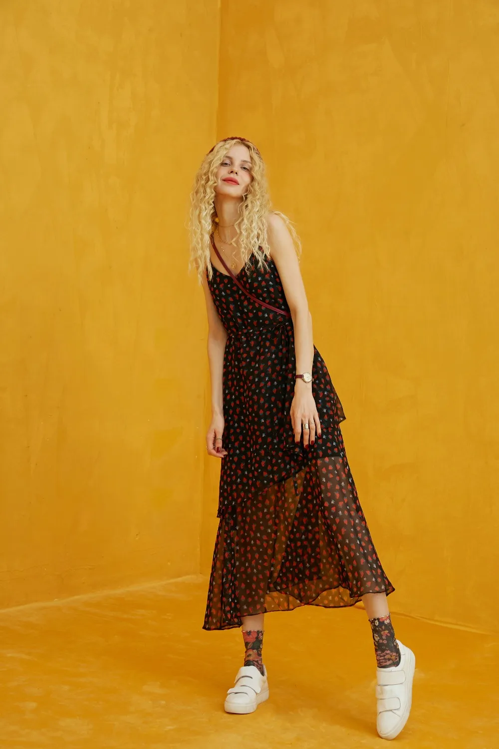 ELFSACK Three Color Floral A Line BoHo Women Dress Autumn Sleeveless Slip Loose Female Sexy Dress
