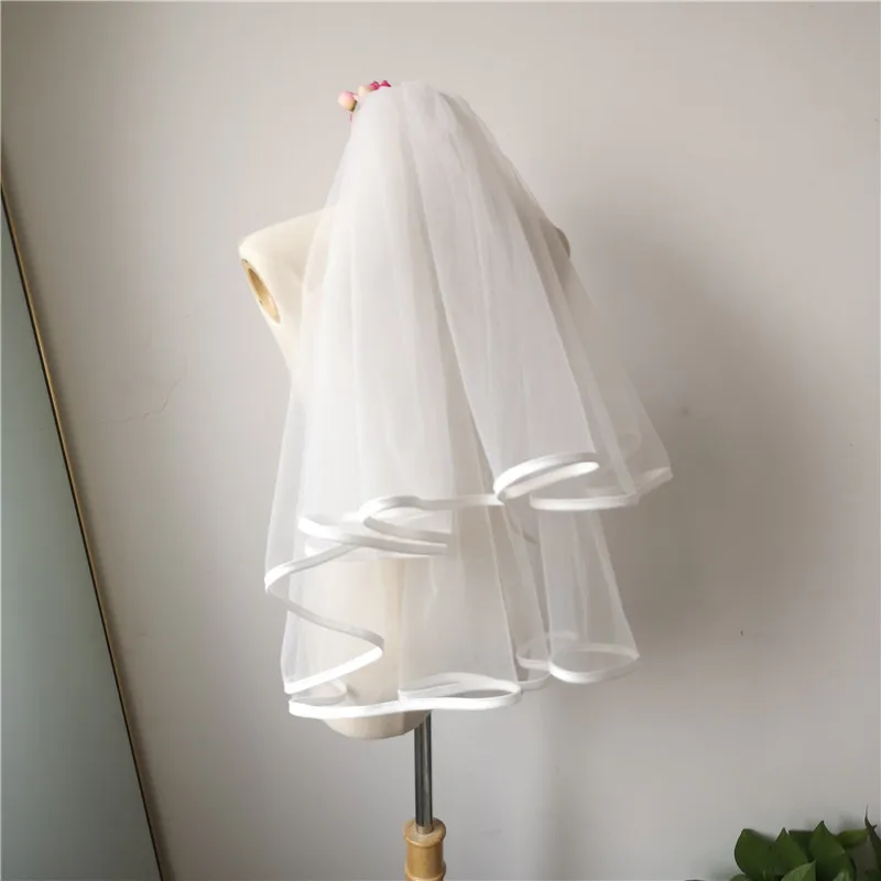 Женская свадебная фата короткая двухслойная лента с краем и расческой 75*100 см |