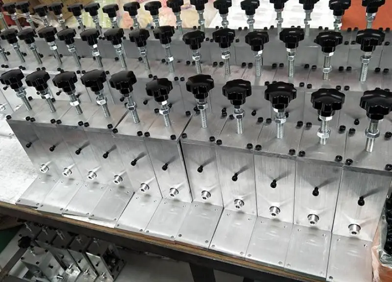 Автоматическая машина для зачистки проводов с циферблатом отходов кабеля