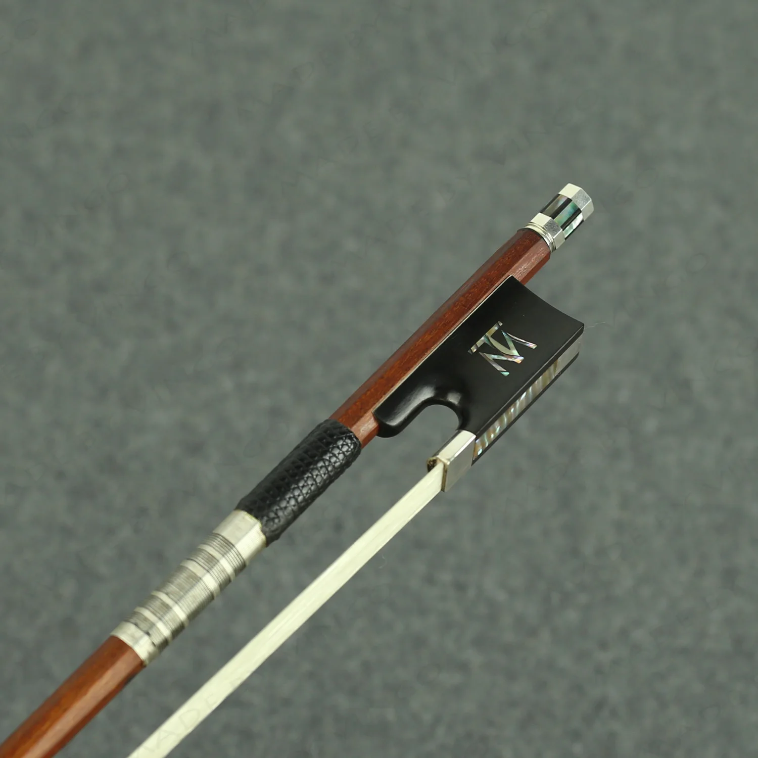 4/4 Размер MASTER Fine Pernambuco лук для скрипки сладкий тон серебро установлено хорошие характеристики &ltфактический