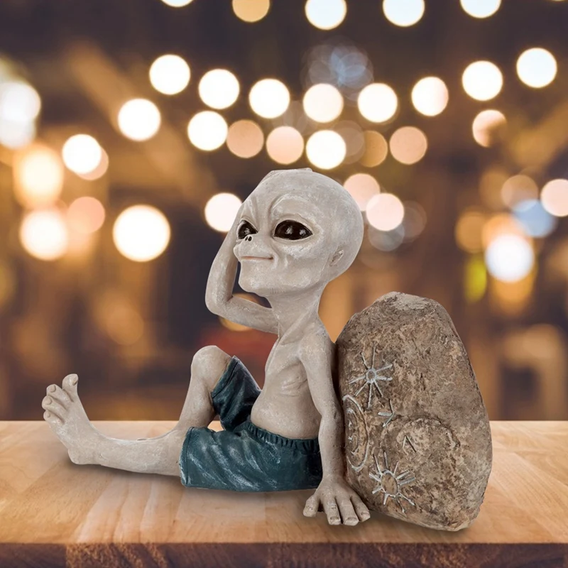 Miniatures Outer Space Alien Touching Head Statue Resin Crafts Surfing Sculpture Figurine Outdoor Home Decoration | Дом и сад