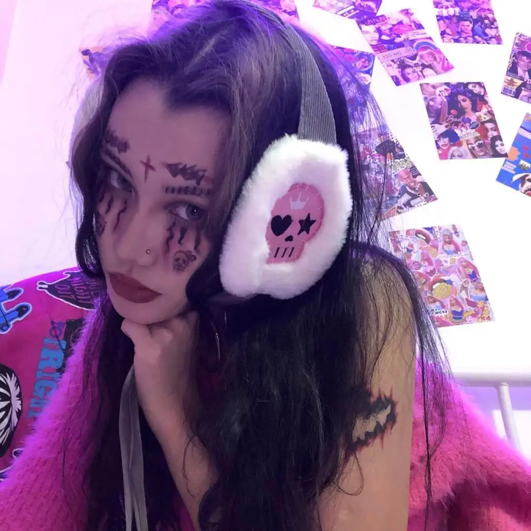 

Original little skull punk rock punk rebellious girl plush earmuffs super warm