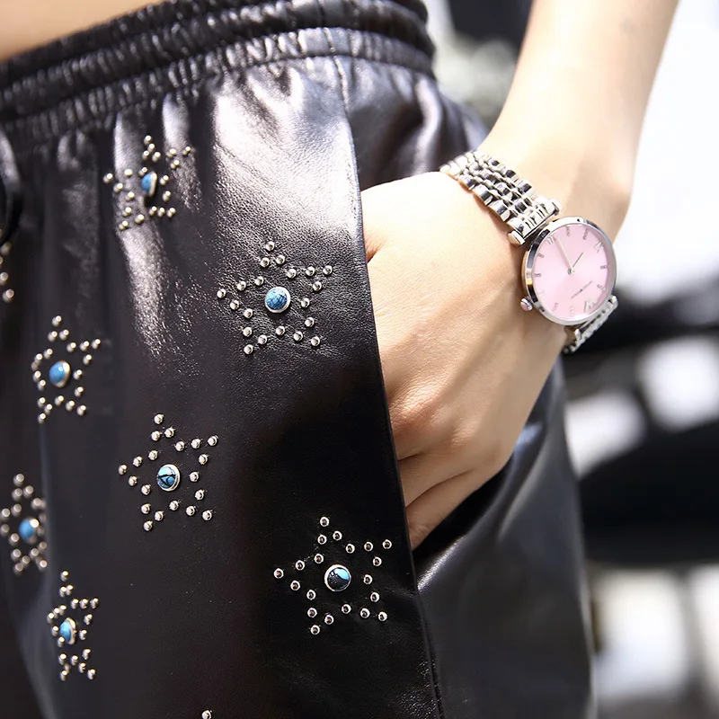 Женские шорты со звездами и заклепками повседневные из натуральной кожи с