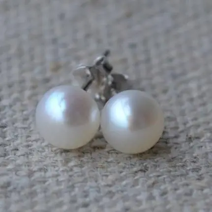 

New Arrival Favorite Pearl Pearl Earrings Bridesmaid AAA 7MM White Color Genuine Freshwater Pearls Silver Stud Earring Lady Gift