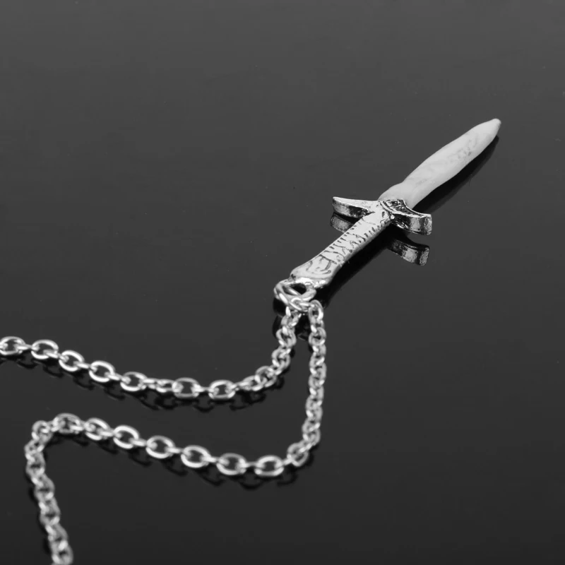 HANCHANG Jewelry Бильбо Бэггинс Ожерелье меч светится в темноте светящаяся ролика жало