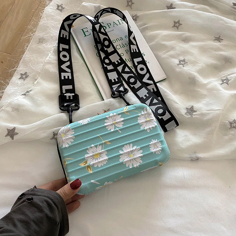 2020 summer fresh and fashionable forest daisy little fairy bag casual simple all-match messenger designer bags | Багаж и сумки