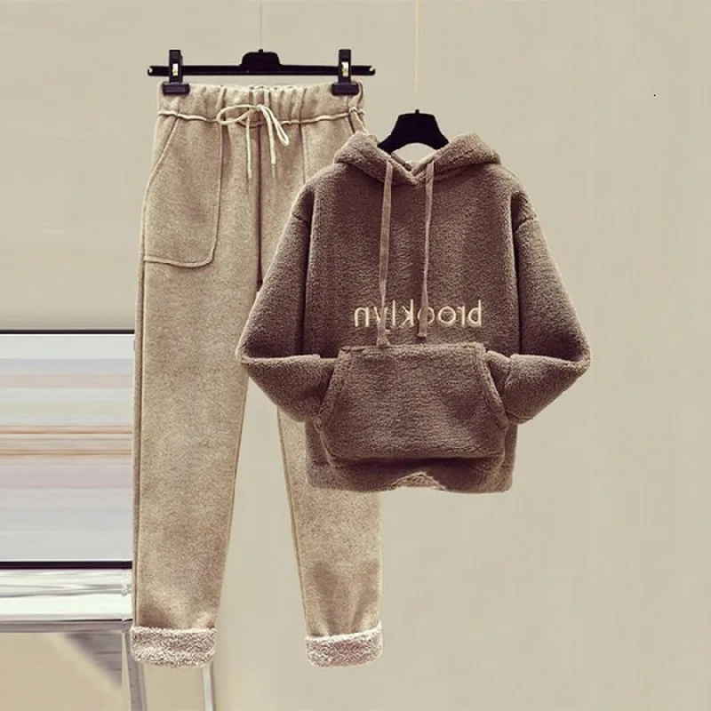 

Plus Size Women Hoodies Pants Fashion 2 Piece Set Ladies Letter Print Pocket Warm Thicken Pullover Sweatshirts High Waist Suits
